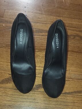 H&M Black Round-Toe Women’s Pumps